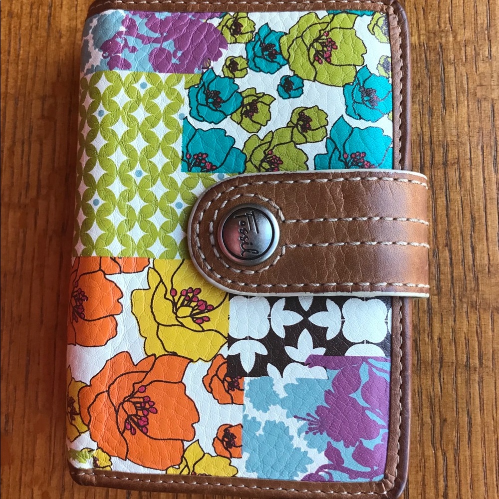 Small wallet, but holds a lot!